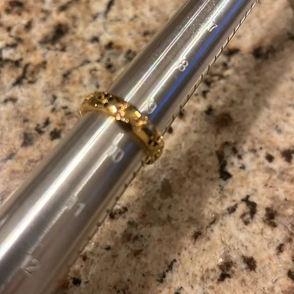 Engagement ring - Picture 3 of 3